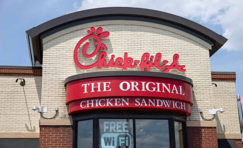 How Old Do You Have To Be To Work At Chick-Fil-A? – Grocery Store Guide